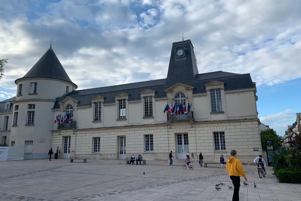 Hôtel de Ville de Clamart (92140), commune desservie par Allo Nuisible Express