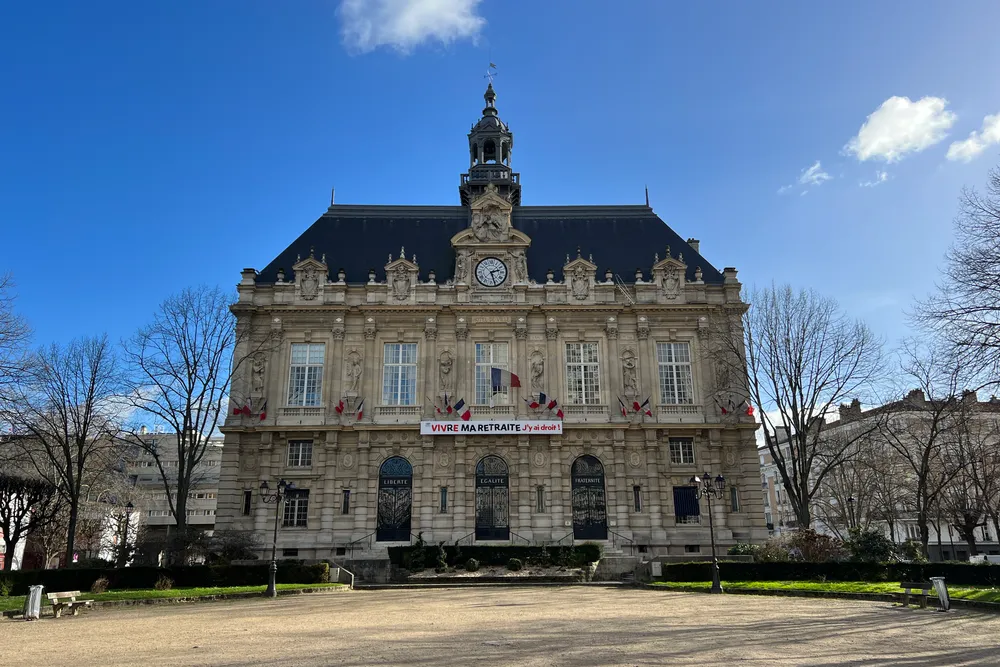 Hôtel de Ville de Ivry-sur-Seine (94200), commune desservie par Allo Nuisible Express
