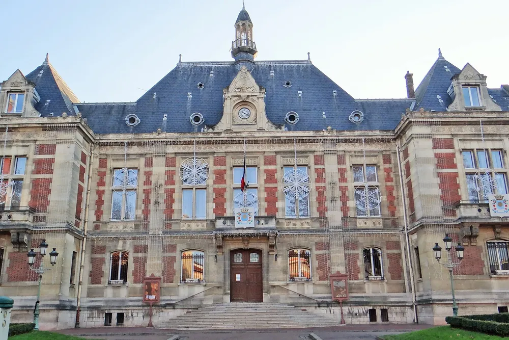 Hôtel de Ville de Montrouge (92120), commune desservie par Allo Nuisible Express